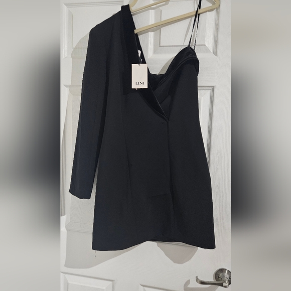 LINI Tuxedo Dress - Picture 2 of 2